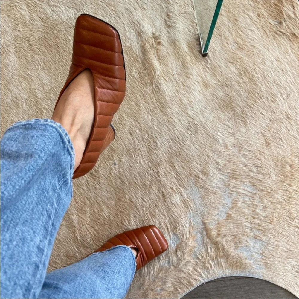 Halmanera Italy well man crafted leather quilted padded square toe cognac pump - Picture 2 of 16